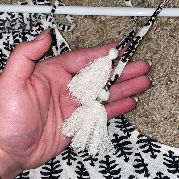 Old Navy tunic tank with hand tied tassel straps. Black&white print with lace. - Picture 2 of 6